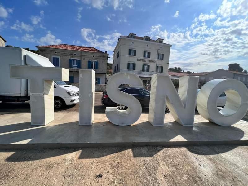 House " Bond " Villa Tisno Kültér fotó